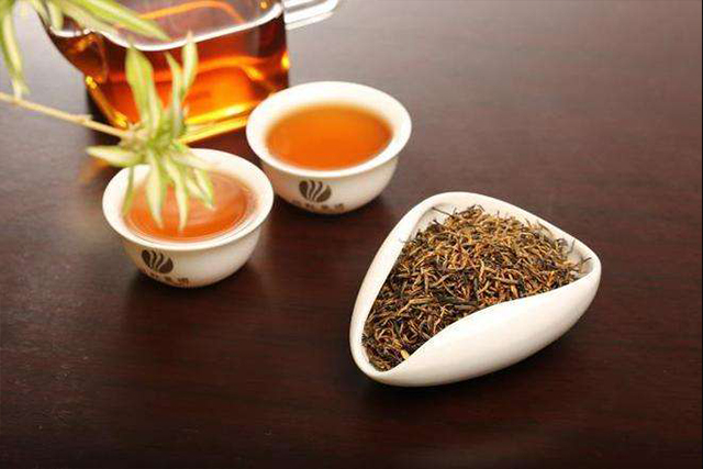 白茶是绿茶吗？